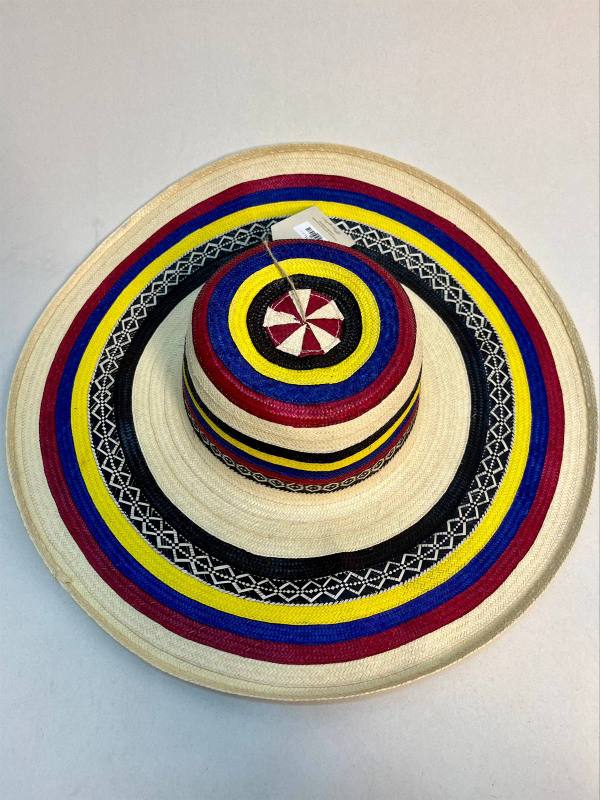 Espíritu Caribe, sombrero vueltiao original tejido a mano en caña flecha — artesanía colombiana de Manglar