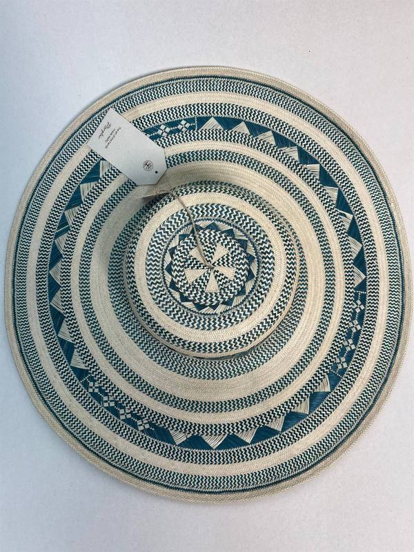 Nacar Indigo, sombrero vueltiao original tejido a mano en caña flecha — artesanía colombiana de Manglar