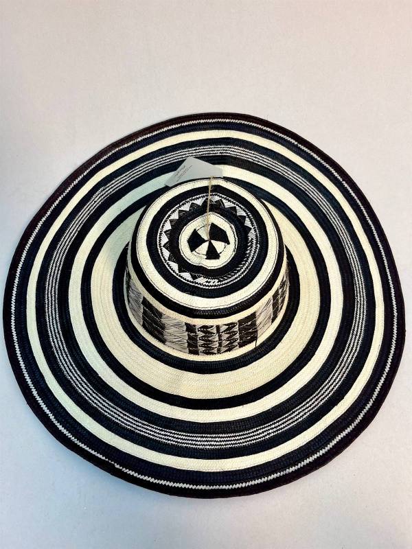 Tejido Ancestral, sombrero vueltiao original tejido a mano en caña flecha — artesanía colombiana de Manglar